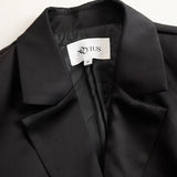 Elegantni krojeni sako uz čipkastu haljinu