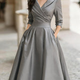 Haljina midi u vintage stilu od satena s drapiranim ovratnikom