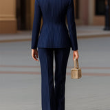 Elegantno dvoredno odijelo s prugama