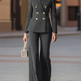 Elegantno dvoredno odijelo s prugama