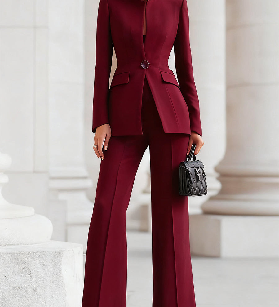 Sofisticirani sako s visokim ovratnikom i široke hlače