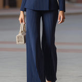 Elegantno dvoredno odijelo s prugama