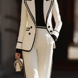 Bijeli kontrast - Set odijela s dvostrukim kopčanjem