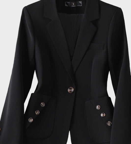 Sako u zavodljivoj liniji