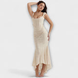 Duga Haljina s Elegantnim i Rafiniranim Korsetom