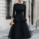 Set strukturiranog peplum topa i slojevite midi suknje